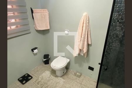 Casa à venda com 300m², 4 quartos e 2 vagas Casa à venda com 300m², 4 quartos e 2 vagasBanheiro