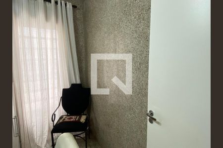 Casa à venda com 300m², 4 quartos e 2 vagas Casa à venda com 300m², 4 quartos e 2 vagasEscritório