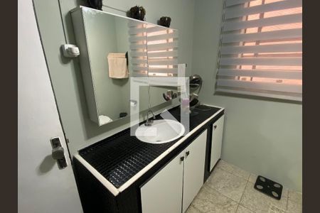 Casa à venda com 300m², 4 quartos e 2 vagas Casa à venda com 300m², 4 quartos e 2 vagasBanheiro