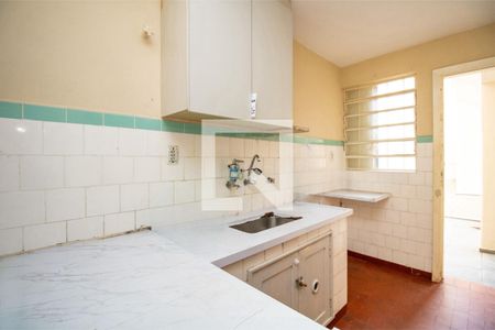 Casa à venda com 142m², 3 quartos e 2 vagas Casa à venda com 142m², 3 quartos e 2 vagasCozinha, pia e janela