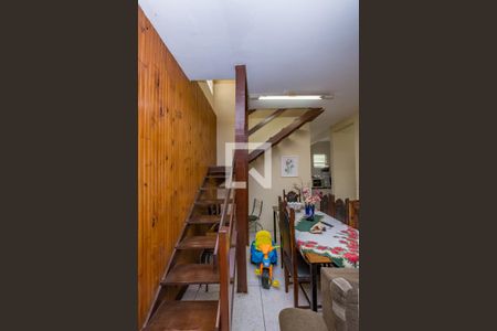 Casa à venda com 406m², 3 quartos e 3 vagasEscada