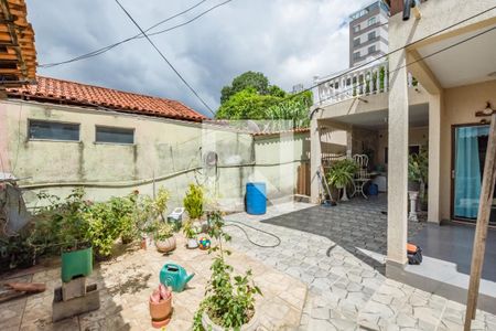 Casa à venda com 406m², 3 quartos e 3 vagasQuintal