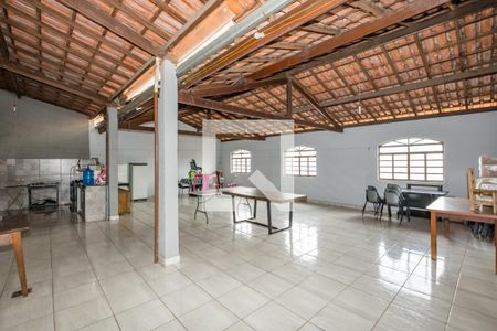 Casa à venda com 406m², 3 quartos e 3 vagasSalão de Festas