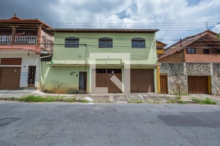 Casa à venda com 406m², 3 quartos e 3 vagasFachada