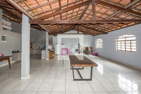 Casa à venda com 406m², 3 quartos e 3 vagasSalão de Festas