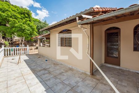 Casa à venda com 406m², 3 quartos e 3 vagasVaranda