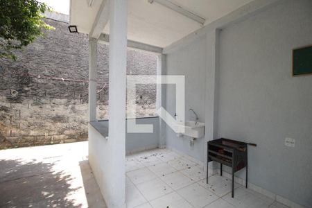 Casa à venda com 80m², 3 quartos e 2 vagasÁrea de Serviço