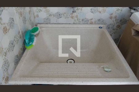 Casa à venda com 170m², 3 quartos e 2 vagas Casa à venda com 170m², 3 quartos e 2 vagasÁrea de serviço