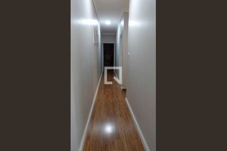 Casa à venda com 170m², 3 quartos e 2 vagas Casa à venda com 170m², 3 quartos e 2 vagasCorredor