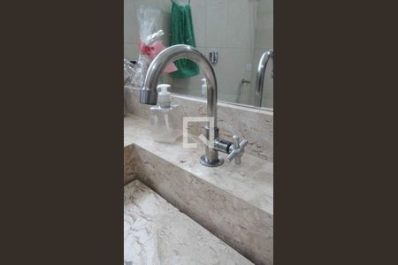 Casa à venda com 170m², 3 quartos e 2 vagas Casa à venda com 170m², 3 quartos e 2 vagasBanheiro