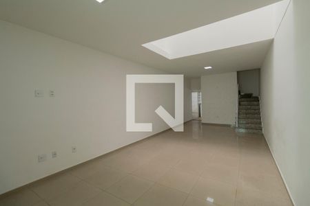 Sala de casa para alugar com 3 quartos, 150m² em Jardim Santa Maria, São Paulo