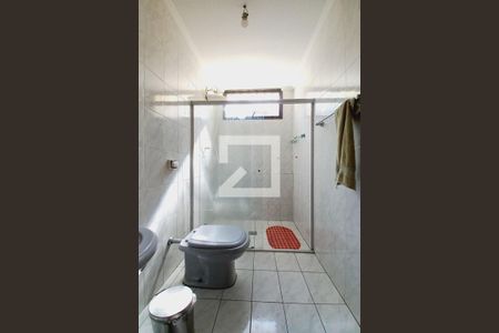 Casa à venda com 300m², 3 quartos e 3 vagas Casa à venda com 300m², 3 quartos e 3 vagasBanheiro de serviço