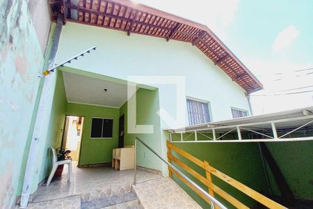 Casa à venda com 300m², 3 quartos e 3 vagas Casa à venda com 300m², 3 quartos e 3 vagasFachada do Prédio