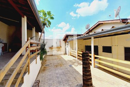 Casa à venda com 300m², 3 quartos e 3 vagas Casa à venda com 300m², 3 quartos e 3 vagasÁrea comum