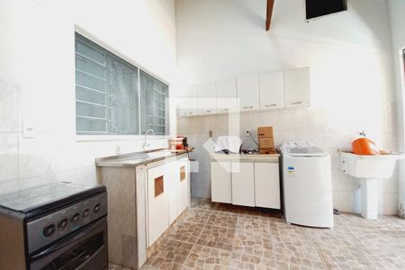 Casa à venda com 300m², 3 quartos e 3 vagas Casa à venda com 300m², 3 quartos e 3 vagasÁrea de Serviço