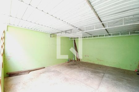 Casa à venda com 300m², 3 quartos e 3 vagas Casa à venda com 300m², 3 quartos e 3 vagasGaragem