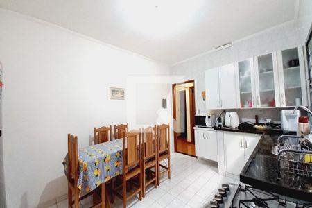 Casa à venda com 300m², 3 quartos e 3 vagas Casa à venda com 300m², 3 quartos e 3 vagasCozinha