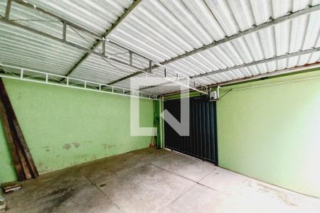 Casa à venda com 300m², 3 quartos e 3 vagas Casa à venda com 300m², 3 quartos e 3 vagasGaragem