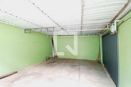 Casa à venda com 300m², 3 quartos e 3 vagas Casa à venda com 300m², 3 quartos e 3 vagasGaragem