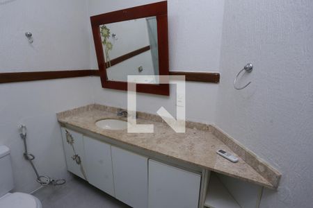 Casa à venda com 800m², 3 quartos e 4 vagasBanheiro suite 2