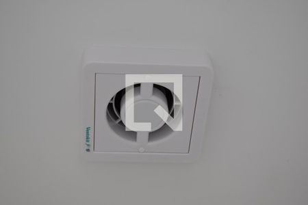 Banheiro de apartamento para alugar com 1 quarto, 18m² em Vila Izabel, Curitiba