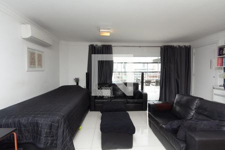 Sala de apartamento para alugar com 3 quartos, 140m² em Vila Olímpia, São Paulo