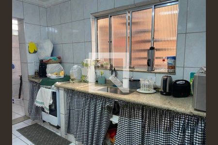 Casa à venda com 6 quartos, 200m² em Cambuci, São Paulo