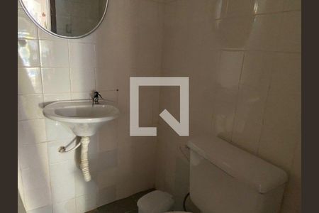 Casa à venda com 6 quartos, 200m² em Cambuci, São Paulo