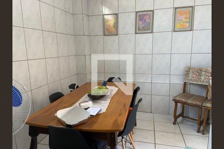 Casa à venda com 6 quartos, 200m² em Cambuci, São Paulo