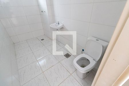 Banheiro de apartamento para alugar com 1 quarto, 64m² em Guaratiba, Rio de Janeiro