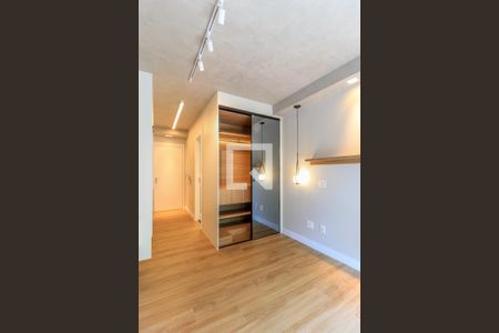 Sala/Quarto de kitnet/studio à venda com 1 quarto, 23m² em Brooklin Paulista, São Paulo