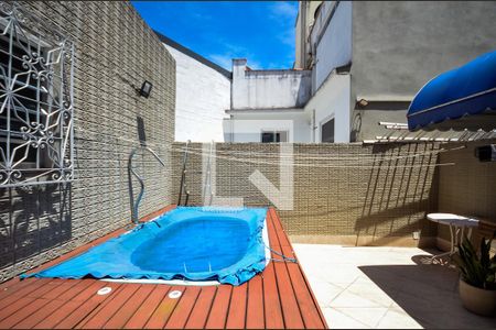 Casa à venda com 204m², 3 quartos e 1 vaga Casa à venda com 204m², 3 quartos e 1 vagaPiscina