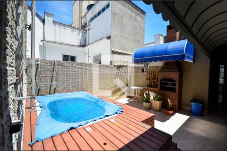 Casa à venda com 204m², 3 quartos e 1 vaga Casa à venda com 204m², 3 quartos e 1 vagaPiscina