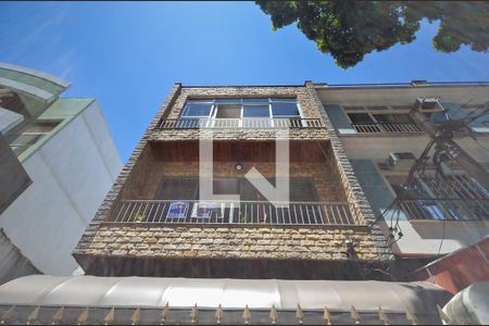 Casa à venda com 204m², 3 quartos e 1 vaga Casa à venda com 204m², 3 quartos e 1 vagaFachada