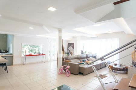 sala visao geral de casa de condomínio à venda com 2 quartos, 350m² em Condados da Lagoa, Lagoa Santa