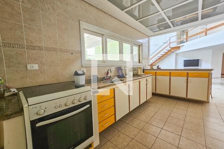 Casa de condomínio para alugar com 420m², 6 quartos e 5 vagasCozinha