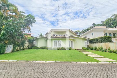 Casa de condomínio para alugar com 420m², 6 quartos e 5 vagasFachada