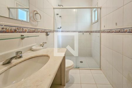 Casa de condomínio para alugar com 420m², 6 quartos e 5 vagasBanheiro 2