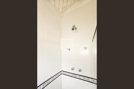 Casa de condomínio para alugar com 420m², 6 quartos e 5 vagasBanheiro da suite 4