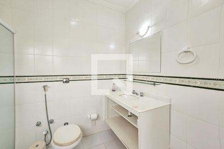 Casa de condomínio para alugar com 420m², 6 quartos e 5 vagasBanheiro da suite 3