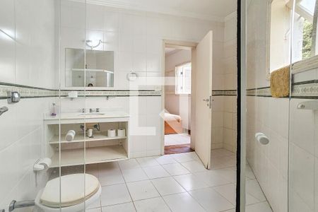 Casa de condomínio para alugar com 420m², 6 quartos e 5 vagasBanheiro da suite 3