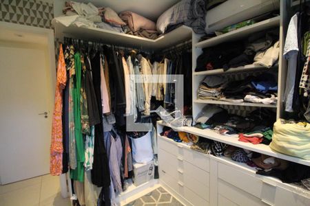 Apartamento à venda com 90m², 3 quartos e 2 vagas Apartamento à venda com 90m², 3 quartos e 2 vagasCloset da Suíte