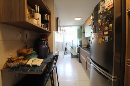 Apartamento à venda com 90m², 3 quartos e 2 vagas Apartamento à venda com 90m², 3 quartos e 2 vagasCozinha e Área de Serviço
