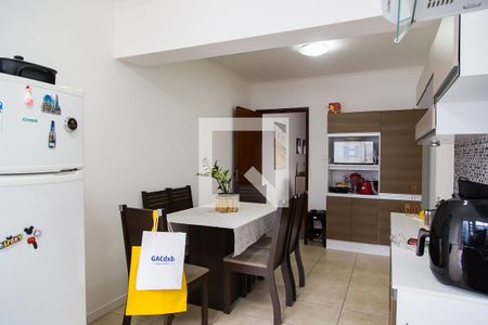 Casa à venda com 190m², 3 quartos e 2 vagas Casa à venda com 190m², 3 quartos e 2 vagasCozinha