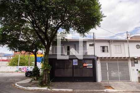 Casa à venda com 190m², 3 quartos e 2 vagas Casa à venda com 190m², 3 quartos e 2 vagasFachada