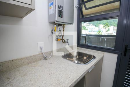 Apartamento para alugar com 86m², 2 quartos e 1 vagaÁrea de Serviço