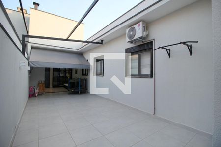 Casa de condomínio para alugar com 130m², 3 quartos e 4 vagasQuintal