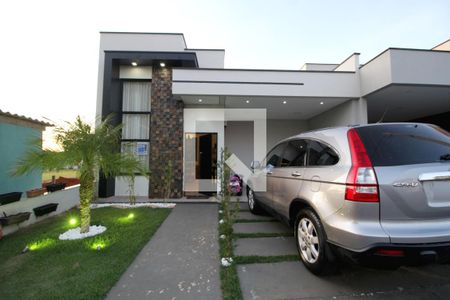 Casa de condomínio para alugar com 130m², 3 quartos e 4 vagasFachada