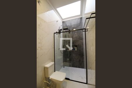 Casa de condomínio para alugar com 130m², 3 quartos e 4 vagasBanheiro Social