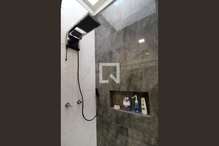 Casa de condomínio para alugar com 130m², 3 quartos e 4 vagasBanheiro Social